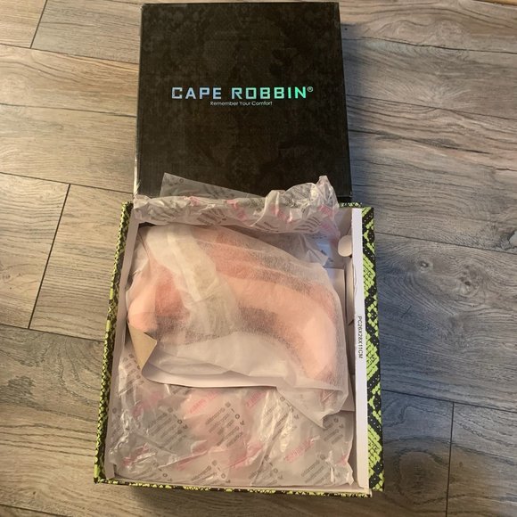 NWT CAPE ROBBIN SOMEWHERE MULTI COLOR FAUX SUEDE STILETTO SOCK ANKLE BOOTS 5.5 - Picture 4 of 5